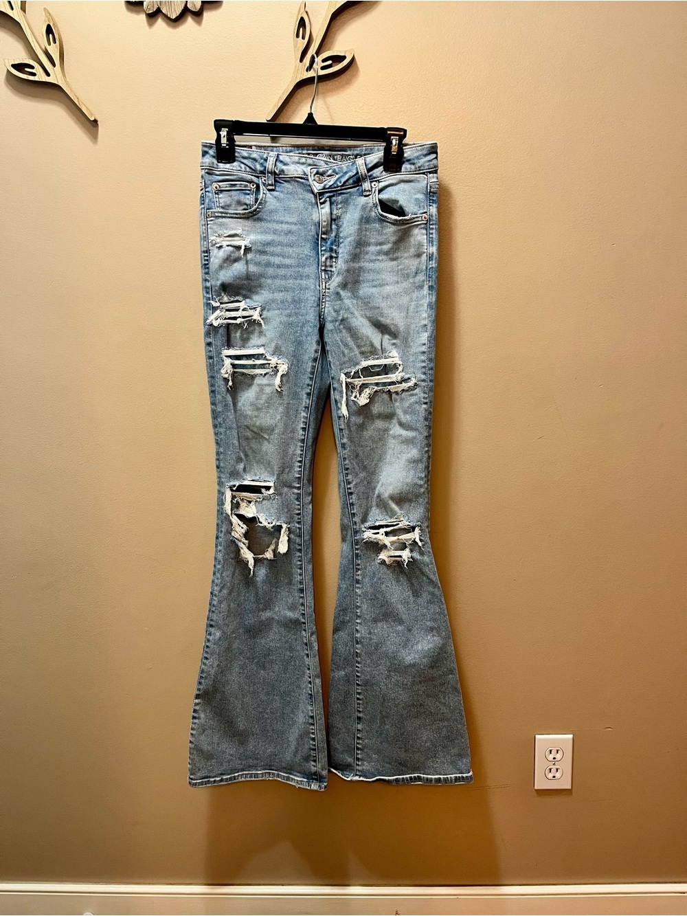 American Eagle High-Rise Distressed Flare Jeans Size 8 - Picture 2 of 12